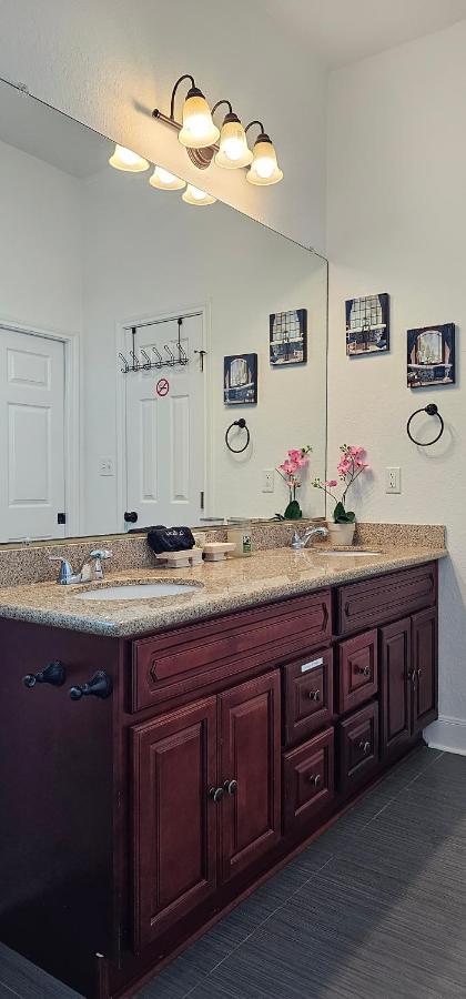 Private Beach -- Away From The Crowds - Ocean Views -Short Drive To Moody Gardens, Schlitter Bahn, Pleasure Pier Galveston Buitenkant foto